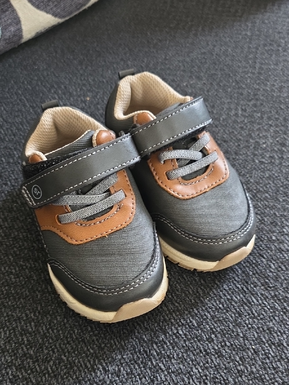 Stride Rite Toddler Sneakers in Gray and Brown